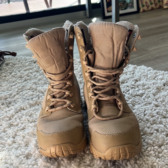 Waterproof boots! - Picture 5 of 6